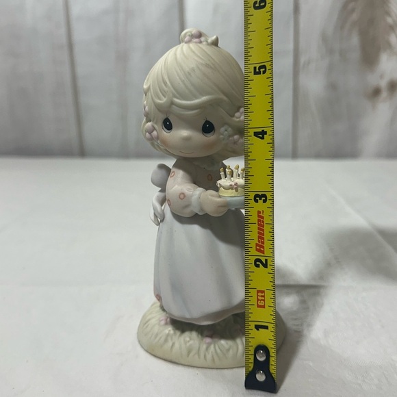 Precious Moments “May Your Birthday Be Blessed”  1990 - Picture 7 of 8